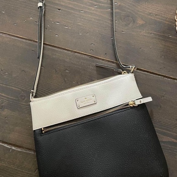 Kate Spade Crossbody - Picture 1 of 1